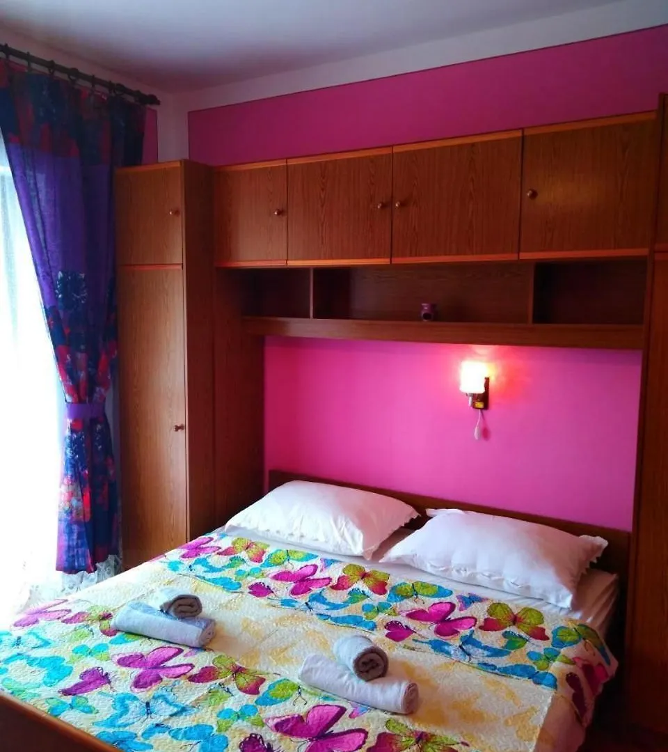 Apartment Grosse Wohnung In Kampor Mit Eigenem Balkon Rab Town