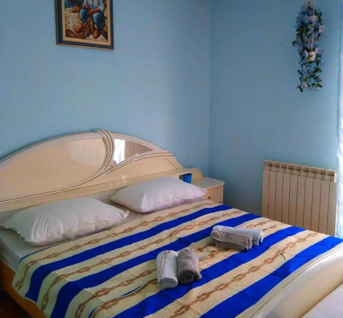 Grosse Wohnung In Kampor Mit Eigenem Balkon Rab Town