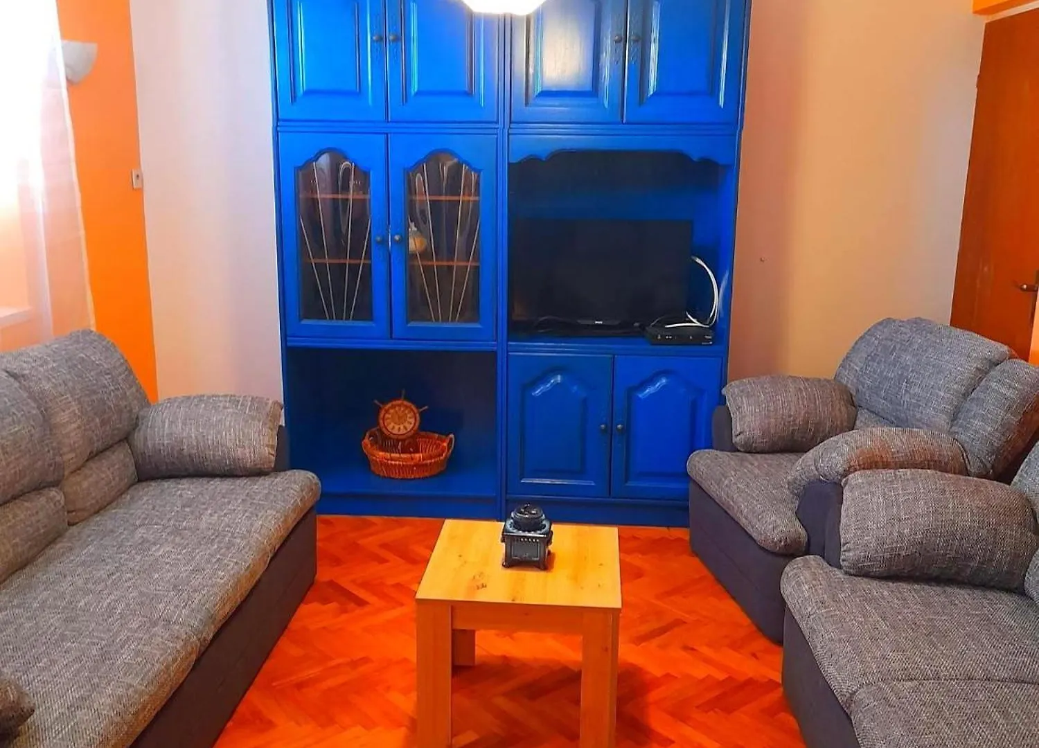 Grosse Wohnung In Kampor Mit Eigenem Balkon Rab Town Croatia